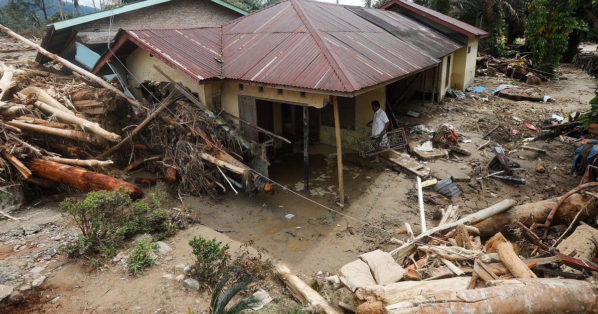 Deadly Asian floods no fluke but climate warning, scientists say Deadly Asian floods no fluke but climate warning, scientists say