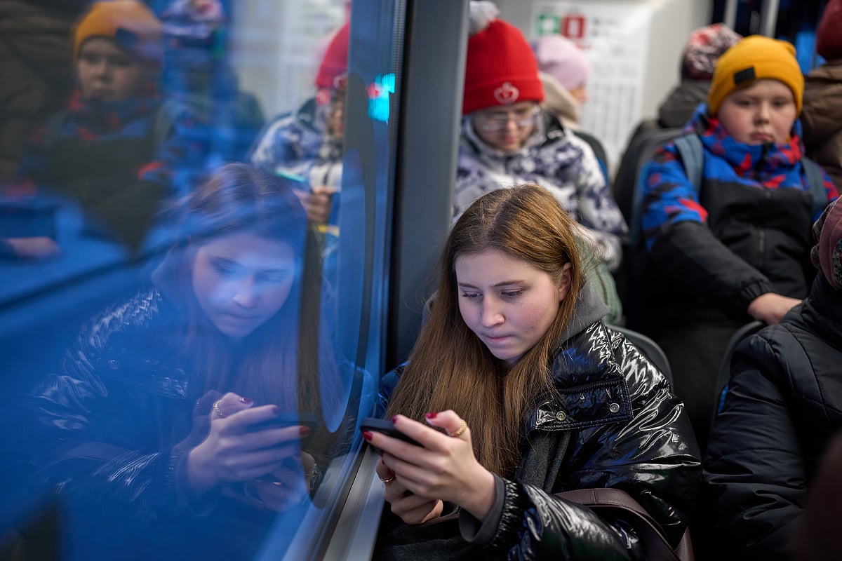 Russia restricts FaceTime, its latest step in controlling online communications