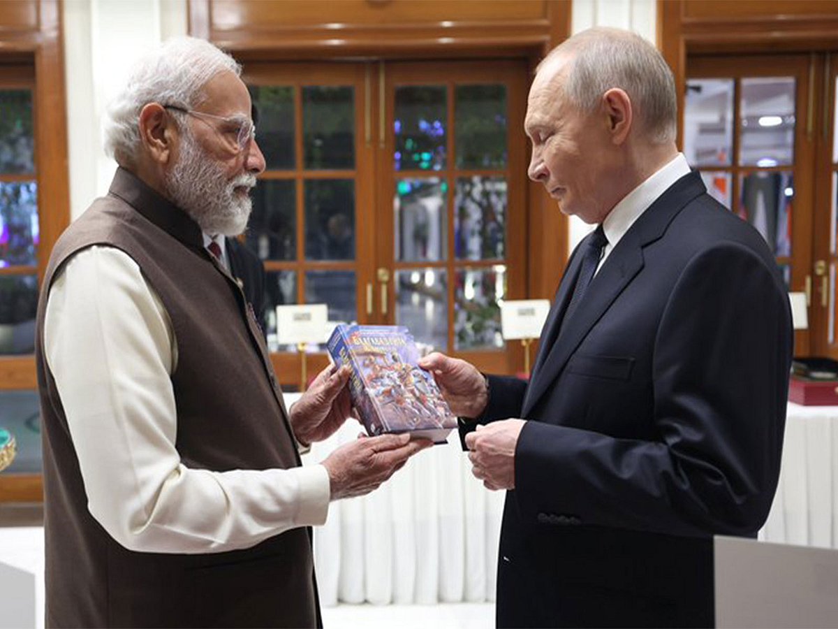 Assam black tea, Kashmiri saffron, Bhagavad Gita among PM Modi's gifts to Putin