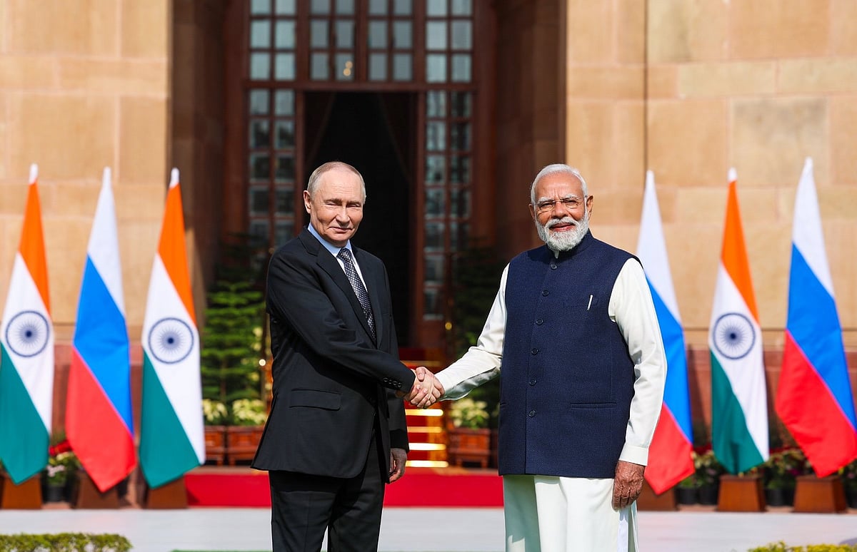 India and Russia to strengthen defence cooperation, national currency settlements