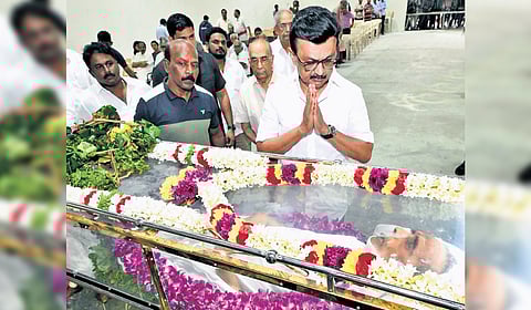 Chief Minister MK Stalin pays his respects to the mortal remains of M Saravanan at AVM Studios in Chennai on Thursday.