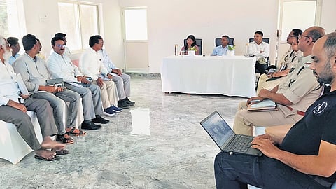 A coordination meeting between the Project Tiger Division of Atmakur, and the Electricity Department was held at the Eco-tourism Centre in Bairluty.