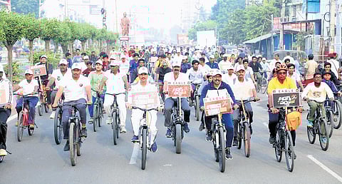 Citizens participate in the ‘No Drugs Bro - Ride a Bicycle Bro’ rally to create public awareness on harmful effects of drug abuse, in Guntur city on Sunday.