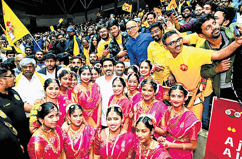 IT Minister Nara Lokesh surrounded by a large number of Telugu diaspora upon arrival in Dallas.