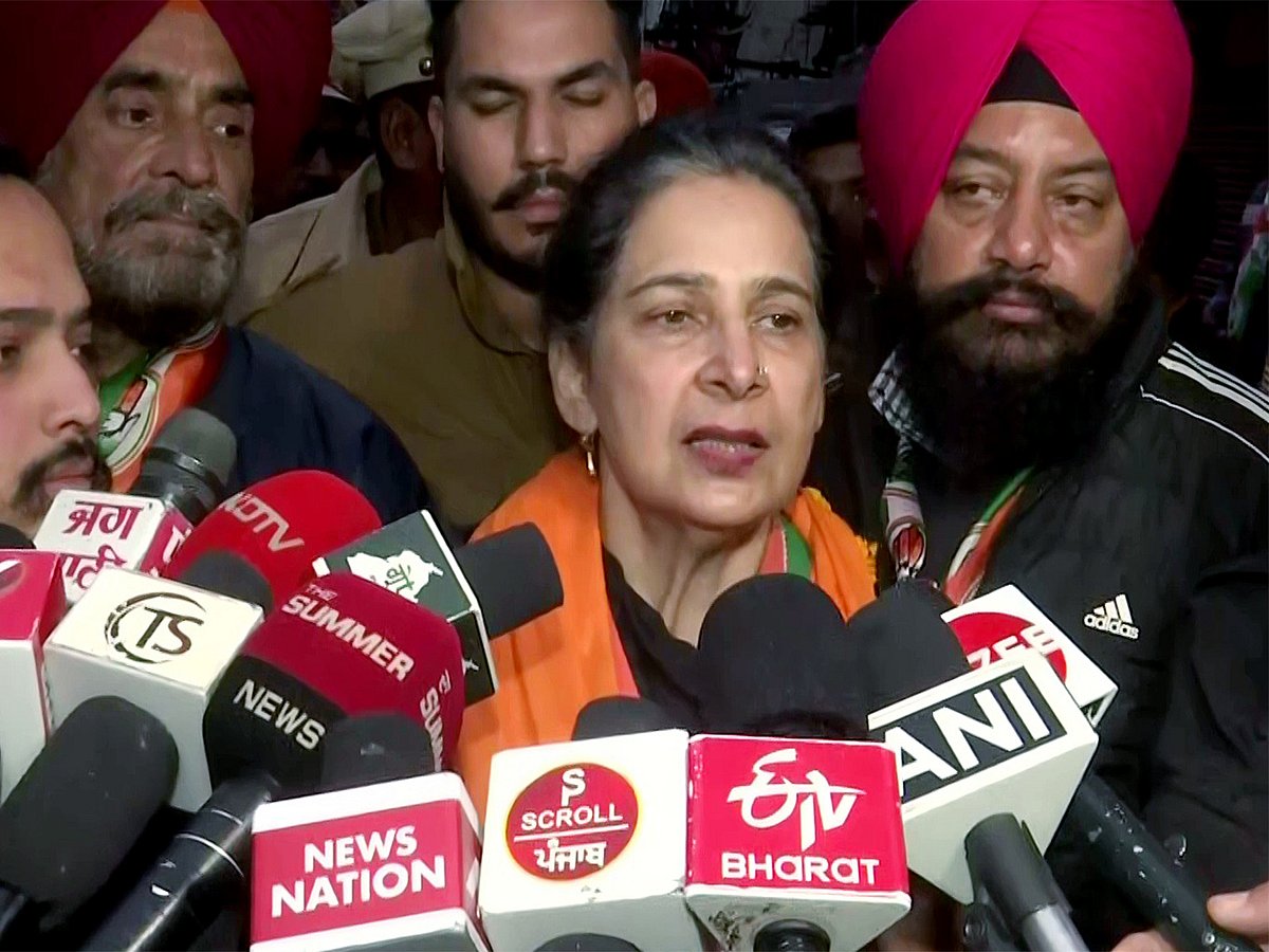 Punjab: Randhawa serves legal notice to Navjot Kaur Sidhu; turmoil in Congress escalates