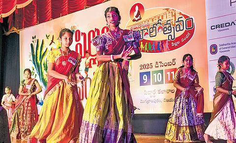Kids perform dance during Amaravati Balotsav a Kids Festival at Siddhartha Auditorium in Vijayawada on Tuesday.