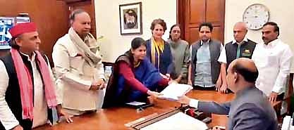 INDIA bloc leaders led by DMK’s Kanimozhi & Priyanka Gandhi of Congress submit the notice to Om Birla, LS Speaker.