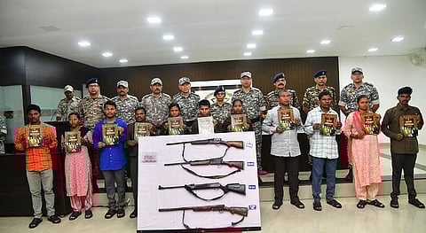 Those who surrendered include Divisional Committee Members (DVCMs), three People’s Party Committee Members (PPCMs), two Area Committee Members (ACMs) and four party members.