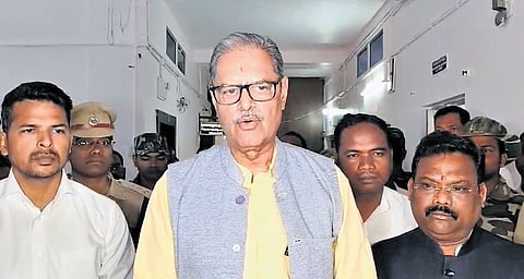 Deputy CM KV Singh Deo along with Minister Mallik and collector Upadhyay  