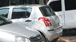 Kashmir police launch crackdown on vehicles without proper ownership transfer after Delhi car blast