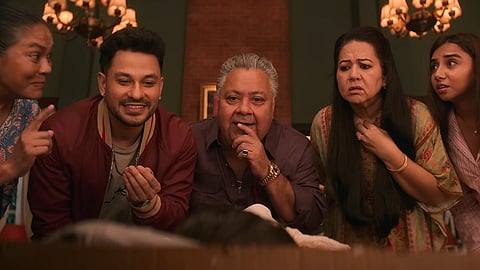 Kunal Kemmu, Manoj Pahwa, Ayesha Raza and Prajakta Koli in Single Papa