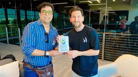 Satadru Dutta with Lionel Messi 