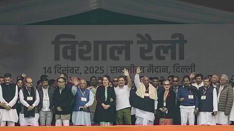  Congress President Mallikarjun Kharge with party leaders Rahul Gandhi, Sonia Gandhi, Priyanka Gandhi Vadra, Abhishek Manu Sanghvi, Tariq Anwar, Ajay Maken, Devender Yadav and others during the partys Vote Chor, Gaddi Chhod rally at Ramlila Ground, in New Delhi, Sunday, Dec. 14, 2025. 