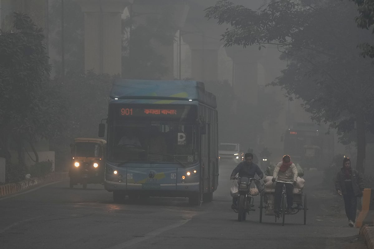 Delhi gasps as AQI touches 498; airport issue advisories as region engulfed in thick smog