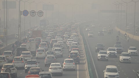 The average AQI a day earlier stood at 427.