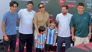 Kareena Kapoor attended the event with her sons Taimur Ali Khan and Jeh Ali Khan.