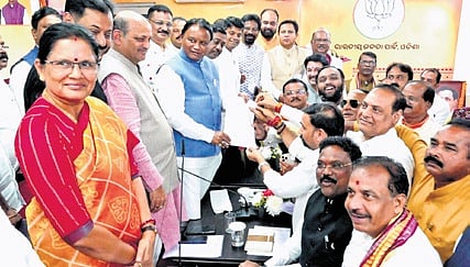 BJP MLAs handing over a letter to Chief Minister Mohan Charan Majhi requesting him to reconsider the hefty salary hike of legislators.