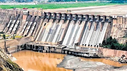 The new project will draw water from the Dulhasti Power Station (Stage I) through a separate 3,685-meter-long tunnel with a diameter of 8.5 meters, leading to the construction of a horseshoe pondage for Stage II.