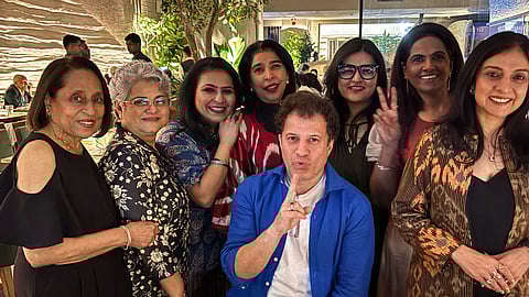 Prashant Issar & a bevy of beauties