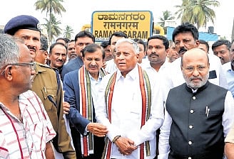 Union MoS V Somanna at the Ramanagara Railway Station on Friday. Bengaluru Rural MP Dr CN Manjunath and others are seen