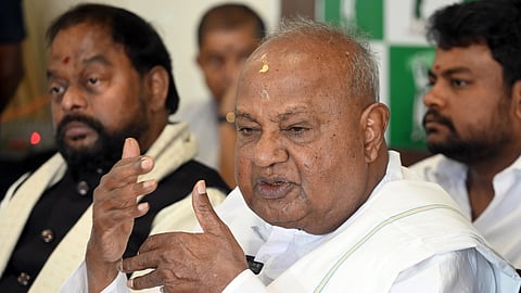 Former prime minister and Janata Dal (Secular) supremo HD Deve Gowda addresses the media at the party office in Bengaluru on Friday