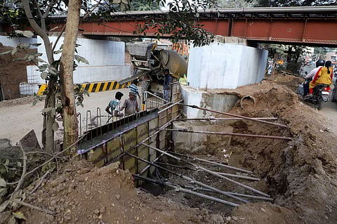 The traffic was diverted owing to the pipeline and iron girder replacement works near the Nallampalayam Subway in the city