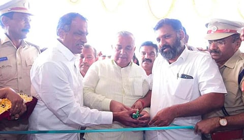 Transport Minister Ramalinga Reddy during the inauguration of government bus stand in Byndoor on Saturday.