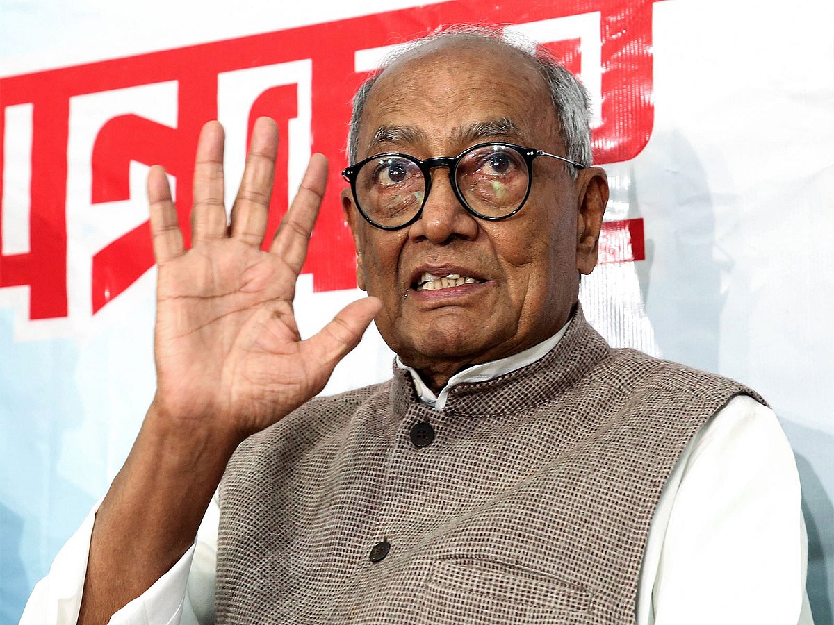 Amid Congress pushback, Digvijaya backtracks on BJP-RSS praise