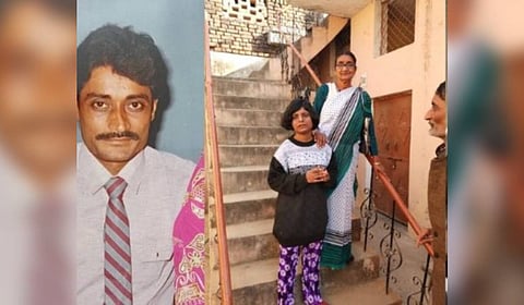 70-year-old retired railway employee was found dead and his daughter was found in a frail condition in UP.