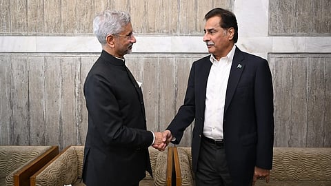 Sardar Ayaz Sadiq, Speaker of the National Assembly of Pakistan, exchanges greetings with Indian External Affairs Minister S. Jaishankar in Dhaka.
