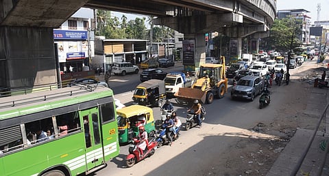 Traffic snarl-up at Palarivattom due to an unscientifically placed U-turn 