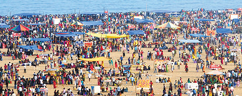 A division bench has ordered the GCC to prepare a draft plan for regulating and reducing the number of shops on the Marina.