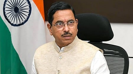 India seeks $300–350 billion clean energy investment at World Economic Forum 2026