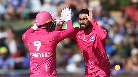 Sikandar Raza (R) in action during a SA20 match
