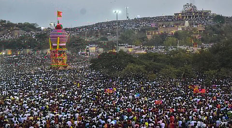 Nearly 10 lakh devotees took part in the annual chariot festival of Gavi Mutt in Koppal on Monday