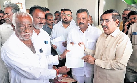 MA&UD Minister Ponguru Narayana inaugurating Land Pooling Competent Authority offices in Vaddamanu and Endroyi villages on Wednesday.