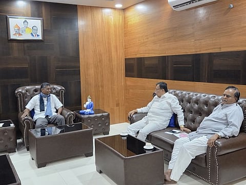 Former minister KN Rajanna on Friday met Public Works Minister Satish Jarkiholi at his Bengaluru residence