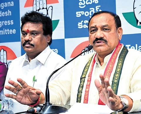 Speaking at Gandhi Bhavan, Mahesh said ministers had complained about the circulation of false stories against them.