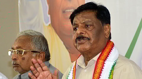 The minister’s cryptic statement that the court has directed catching of stray dogs has received criticism. Mahadevappa said there is no discussion on leadership change. 
