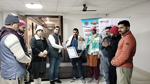 Sanchit Arora, Project Leader of the Mohan Foundation, Uttarakhand coordinated with the Anatomy Department at AIIMS Rishikesh and completed all formalities to hand over the infant’s body for academic purposes.