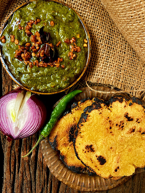 Makke di roti sarso da saag