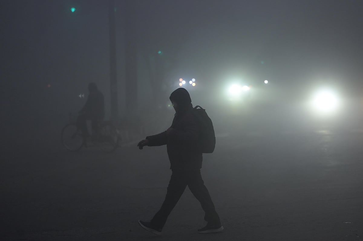 Delhi chokes as air quality slips into severe category