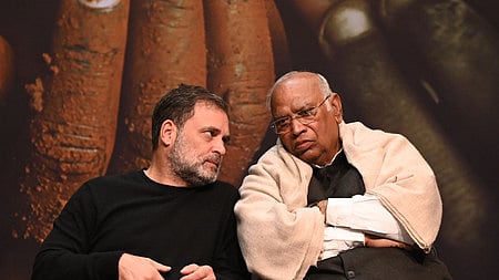 Kharge (left) and Rahul Gandhi