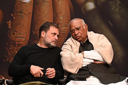 Leader of Opposition in the Lok Sabha Rahul Gandhi, left, and Congress President and Leader of Opposition in the Rajya Sabha Mallikarjun Kharge.