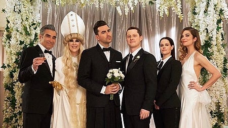 The series followed the once-wealthy Rose family, who lose their fortune overnight and are forced to rebuild their lives in a small town they once purchased as a joke.