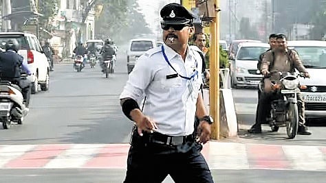 Bhopal Diary | Dancing head constable demoted for misconduct