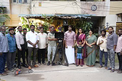 Still of Pathu Naal Raja team 