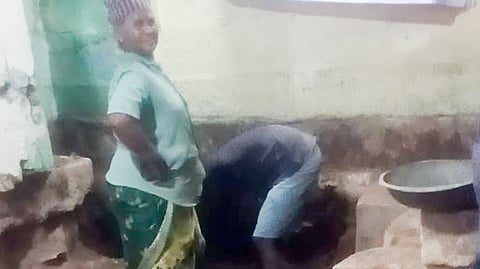 The Rockfort complex houses shrines of Thayumanaswamy and Uchchi Pillaiyar, and attracts a large footfall.