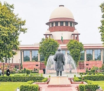 The SC-- while questioning as to why the vacation bench was examining the constitutionality of university statutes -- passed the order after hearing the petitions filed by Tamil Nadu against the HC order.