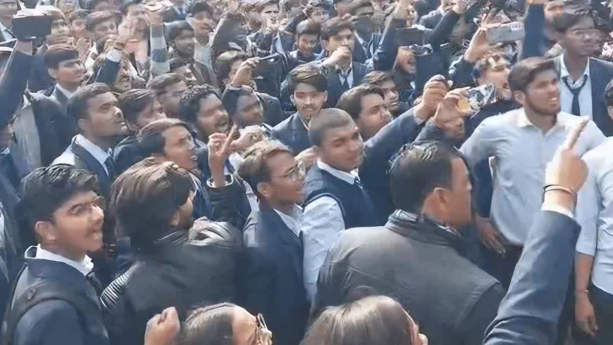 Teachers booked, suspended for allegedly chasing, beating latecomers at Kanpur college